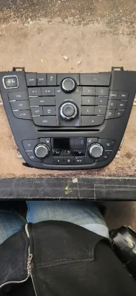 638-03795 BUICK Audio Radio Control Panel Uew Regal