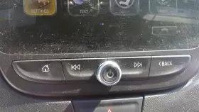 594-10686 CHEVROLET Audio Radio Controller Screen Malibu