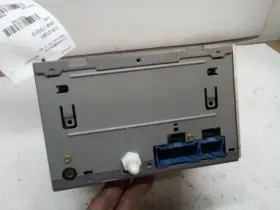 638-01861 CHEVROLET Audio Radio #2