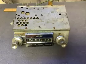 7280252-3 CHEVROLET Am Radio Chevy Gm
