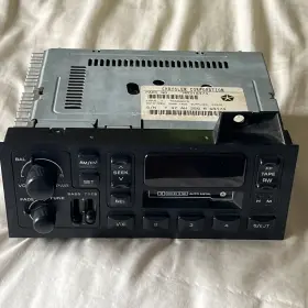 MR318474 CHRYSLER Am Fm Radio Cassette Player