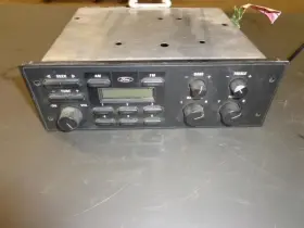 638-00835 FORD Audio Radio Am Fm Crown Victoria