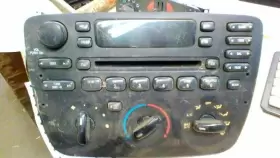 638-01252 FORD Audio Radio Am Fm Cd Sable