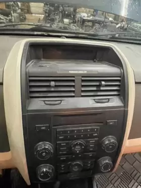 8L8T-19C116-AD FORD TRUCK Audio Radio Display Escape