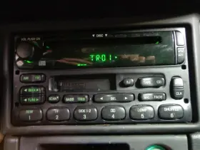 638-01212 MERCURY Audio Radio Am Fm Cassette Cd Slot Cougar