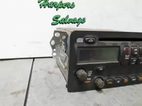 638-02600 PONTIAC Audio Radio Vibe #2