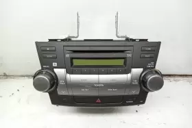 50899 TOYOTA Cd Player Radio Receiver Highlander