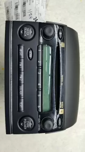 P1820 TOYOTA Audio Radio Receiver Dash Cd Sienna #2