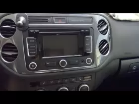 638-50981 VOLKSWAGEN Audio Radio Receiver Am Fm Cd Dvd Tiguan