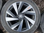 2015-2018 Nissan Murano 20x7.5 V-spoke Wheel A-condition. Fixed Price $180.00.